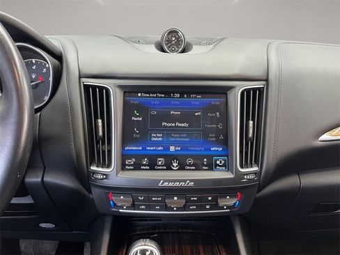 Used 2017 Maserati Levante w/ Luxury Package image 14