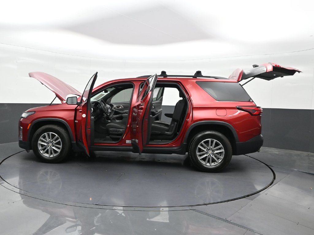 Used 2022 Chevrolet Traverse LT FWD image 36