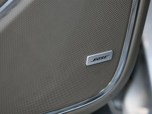 Used 2019 GMC Yukon XL SLT w/ Open Road Package image 11