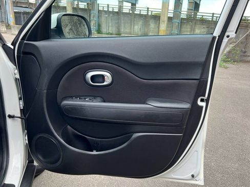 Used 2018 Kia Soul + image 48