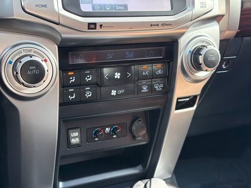 Used 2018 Toyota 4Runner Limited AWD/4WD image 28