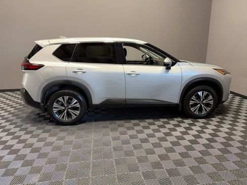 Used 2021 Nissan Rogue SV AWD/4WD image 7