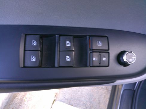 Used 2018 Toyota Highlander Plus image 18