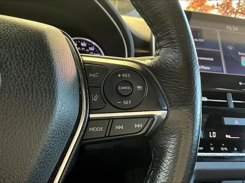 Used 2020 Toyota Avalon XLE w/ Moonroof Package image 11