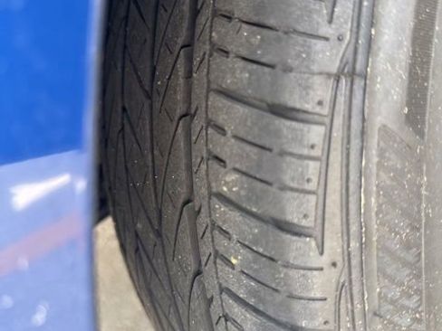 Used 2025 Toyota Camry SE w/ Convenience Package image 19