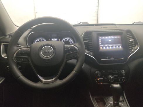 Used 2020 Jeep Cherokee Latitude Plus FWD image 22