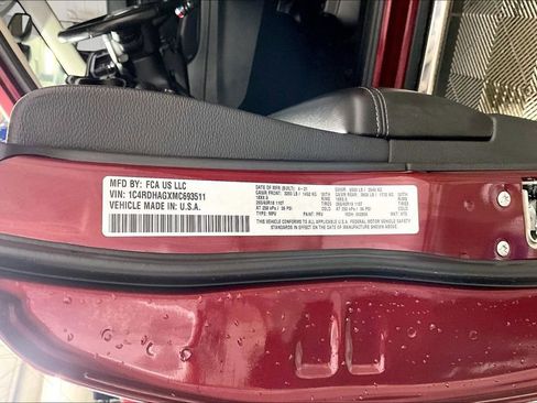 Used 2021 Dodge Durango SXT image 31