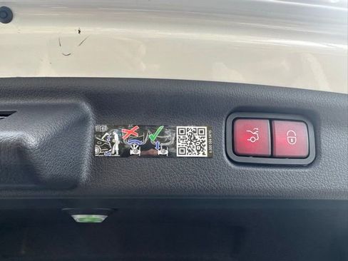 Used 2026 Mercedes-Benz C 300 4MATIC Sedan image 37