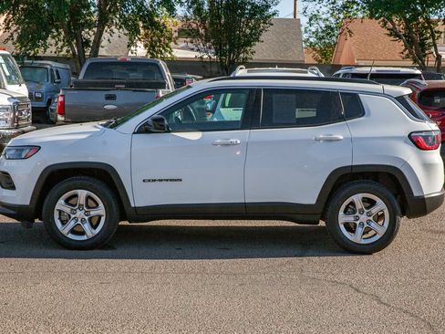 Used 2023 Jeep Compass Latitude AWD/4WD image 8
