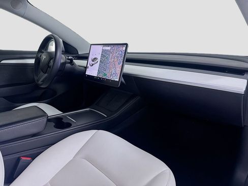 Used 2021 Tesla Model 3 Standard Range Plus image 28