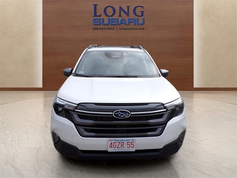 Used 2025 Subaru Forester Premium image 4