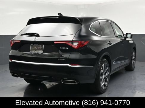 Used 2022 Acura MDX SH-AWD w/ Technology Package image 4