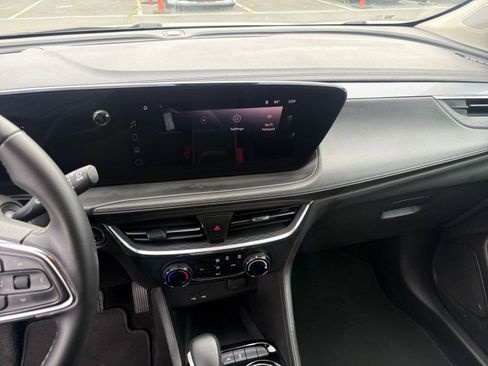 Used 2025 Buick Encore GX Preferred image 17