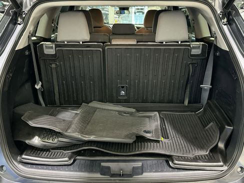 Used 2022 Toyota Highlander LE image 35