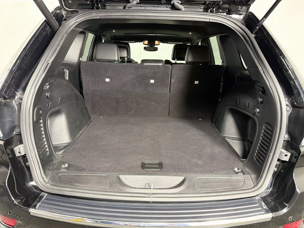Used 2021 Jeep Grand Cherokee Limited AWD/4WD image 27
