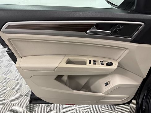 Used 2021 Volkswagen Atlas SE w/ Towing Package AWD/4WD image 9