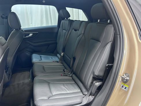 Used 2025 Audi Q7 3.0T Premium AWD/4WD image 21