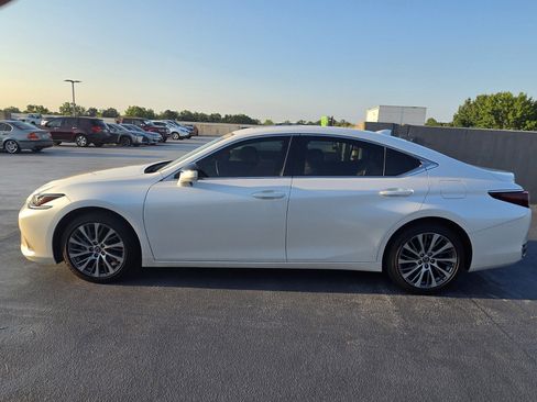 Used 2021 Lexus ES 250 w/ Premium Package AWD/4WD image 2