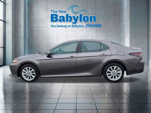 Used 2023 Toyota Camry LE image 2