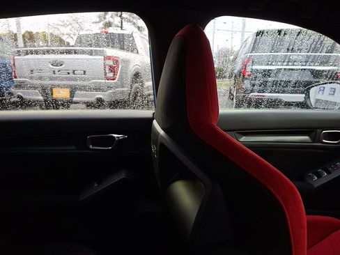 Used 2025 Honda Civic Type R image 13