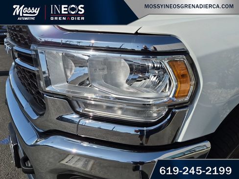 Used 2022 RAM 2500 Tradesman w/ Chrome Appearance Group RWD image 9