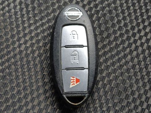 Used 2020 Nissan Rogue Sport SV FWD image 32