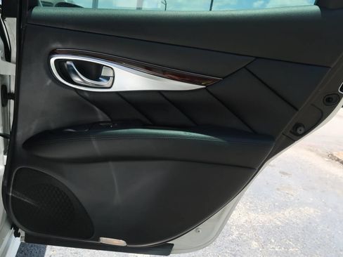 Used 2019 INFINITI Q70 Luxe w/ Sport Package RWD image 49