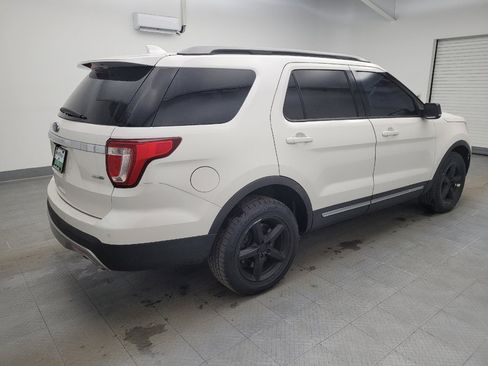 Used 2017 Ford Explorer XLT w/ Equipment Group 202A image 10