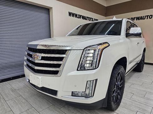 Used 2015 Cadillac Escalade Premium AWD/4WD image 2