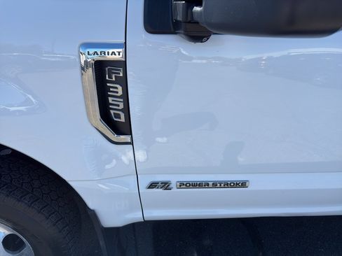 Used 2022 Ford F350 Lariat w/ Lariat Ultimate Package AWD/4WD image 9