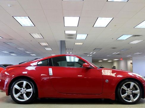 Used 2006 Nissan 350Z Base w/ (N93) Cargo Convenience Pkg image 20