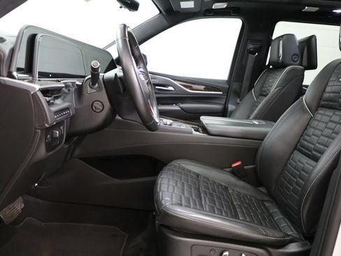 Used 2022 Cadillac Escalade Sport Platinum w/ LPO, ONYX Package AWD/4WD image 11