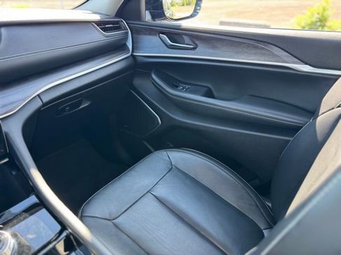 Certified 2022 Jeep Grand Cherokee Limited image 12