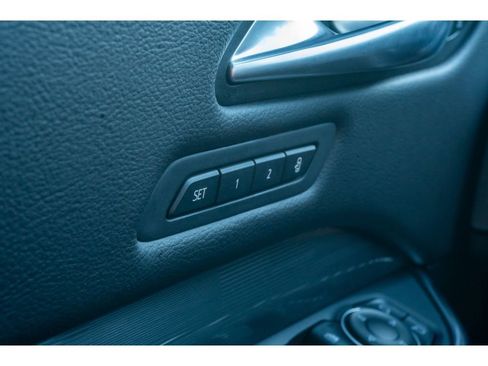 Used 2025 Cadillac XT4 Premium Luxury FWD image 28