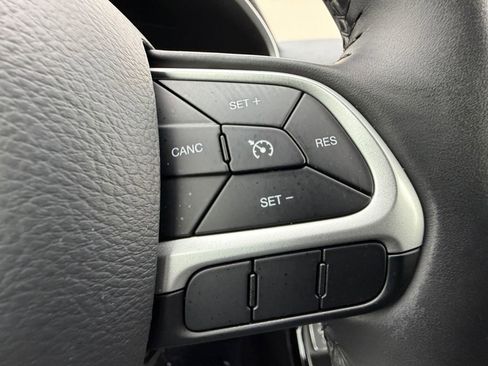 Used 2019 Jeep Compass Latitude FWD image 24