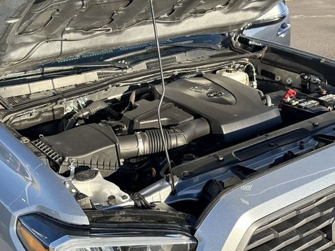 Used 2022 Toyota Tacoma TRD Off-Road image 7