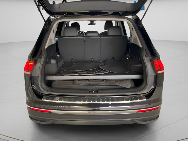 Used 2023 Volkswagen Tiguan SE FWD image 21