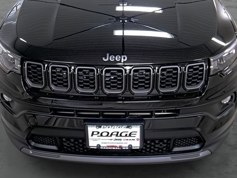 New 2026 Jeep Compass Latitude image 16