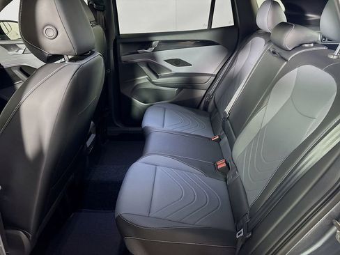 New 2025 Volkswagen Tiguan SE R-Line image 20