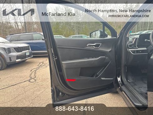 Used 2023 Kia Sportage LX image 12
