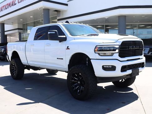 Used 2023 RAM 3500 Laramie AWD/4WD image 8