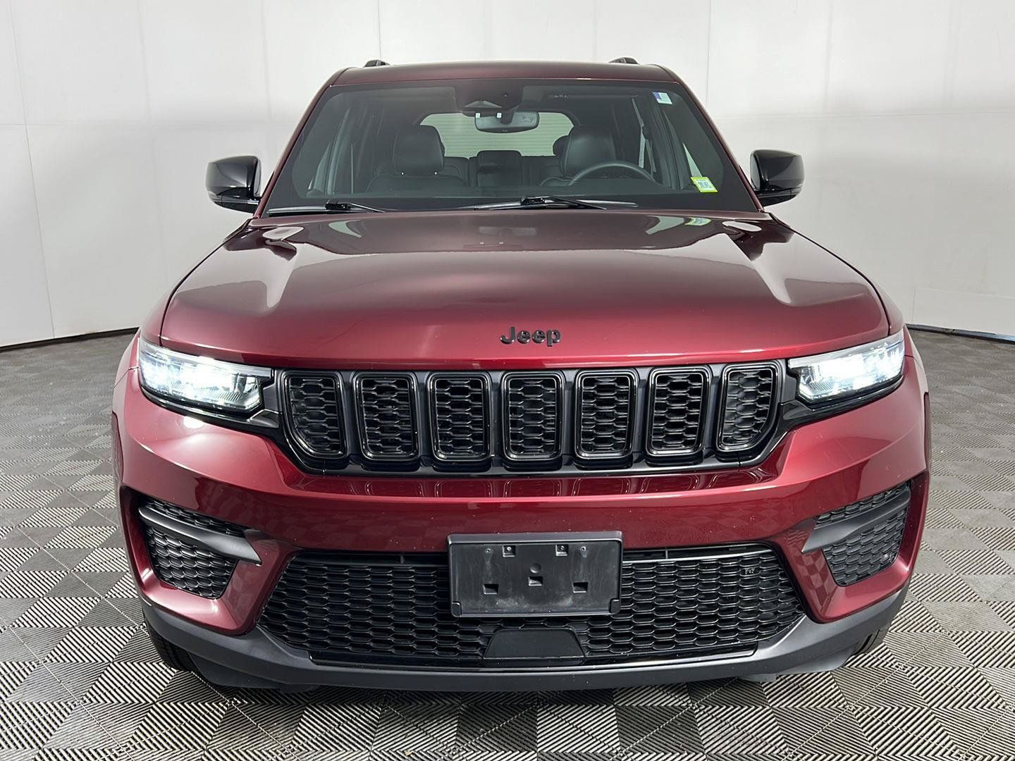 Used 2024 Jeep Grand Cherokee Altitude AWD/4WD image 20