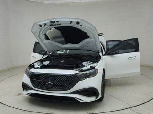 Used 2024 Mercedes-Benz E 450 4MATIC Sedan w/ Airmatic Package image 78