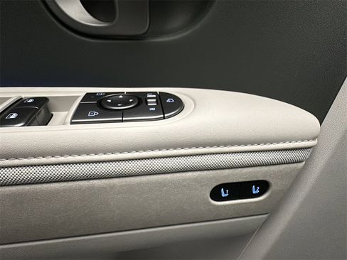 New 2026 Hyundai Ioniq 5 Limited image 11