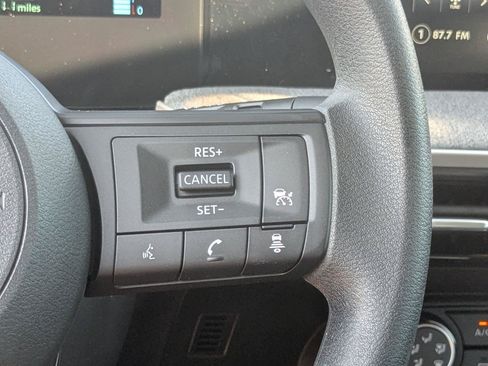 Used 2025 Nissan Kicks SV w/ Charging Package FWD image 18