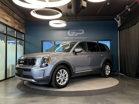 Used 2022 Kia Telluride LX AWD/4WD image 7
