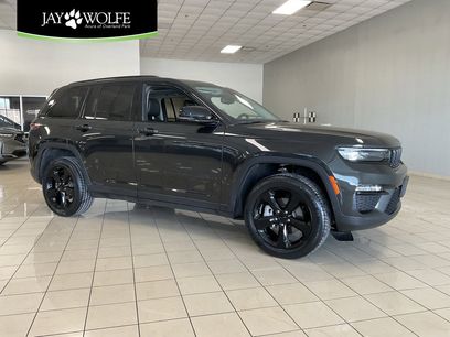 Used 2023 Jeep Grand Cherokee Limited w/ Black Appearance Package
