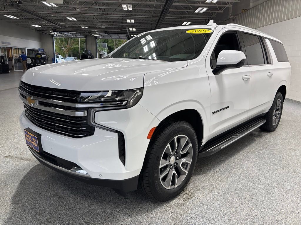 Used 2022 Chevrolet Suburban LT AWD/4WD image 3