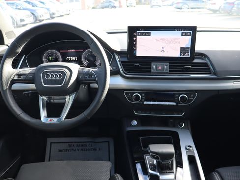 Used 2025 Audi Q5 e Premium Plus image 12