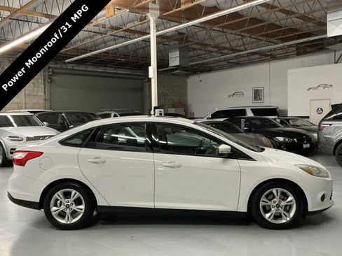 Used 2014 Ford Focus SE image 2